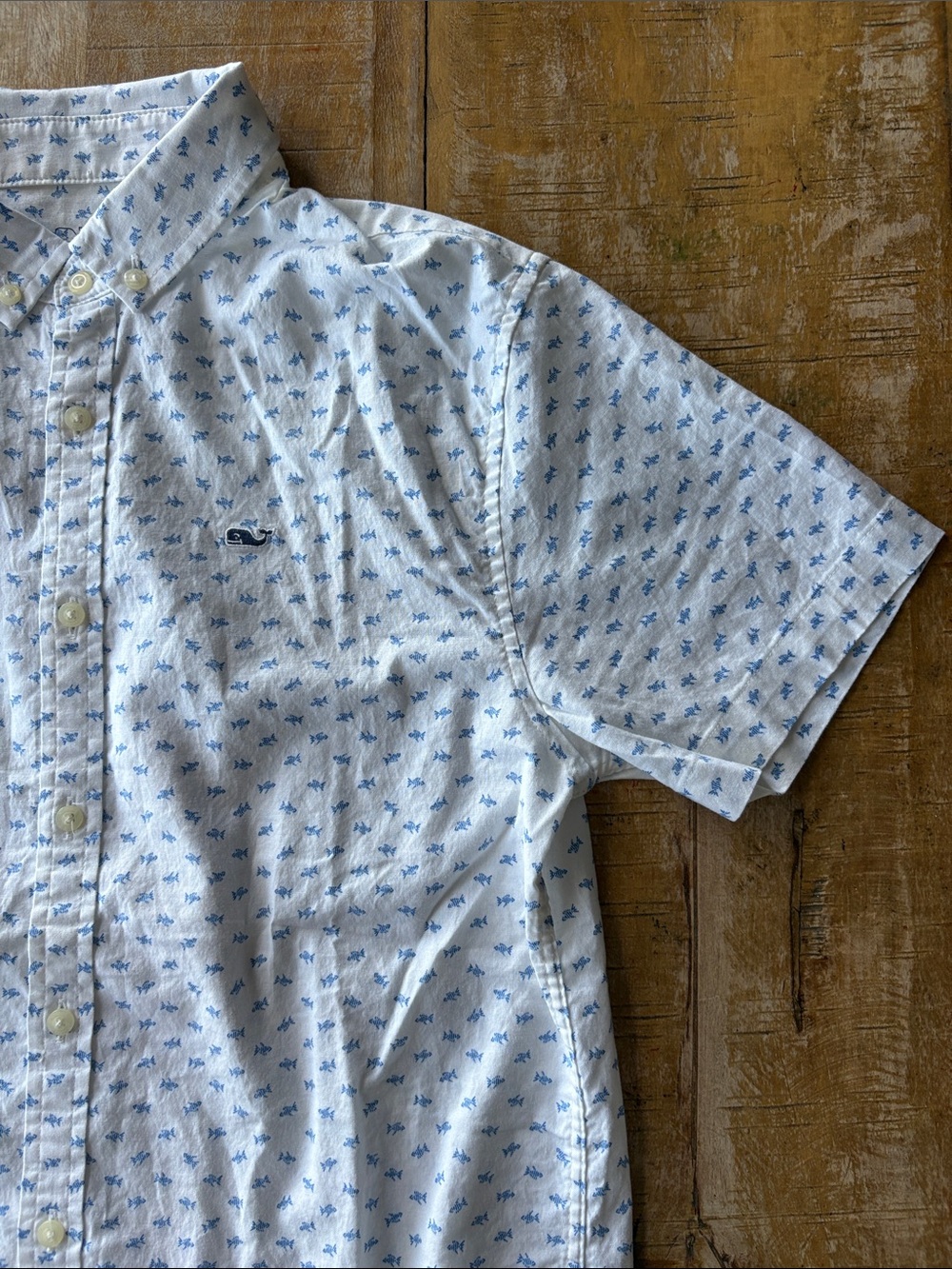 Vineyard Vines White Button-Down with Fish Print L(16)